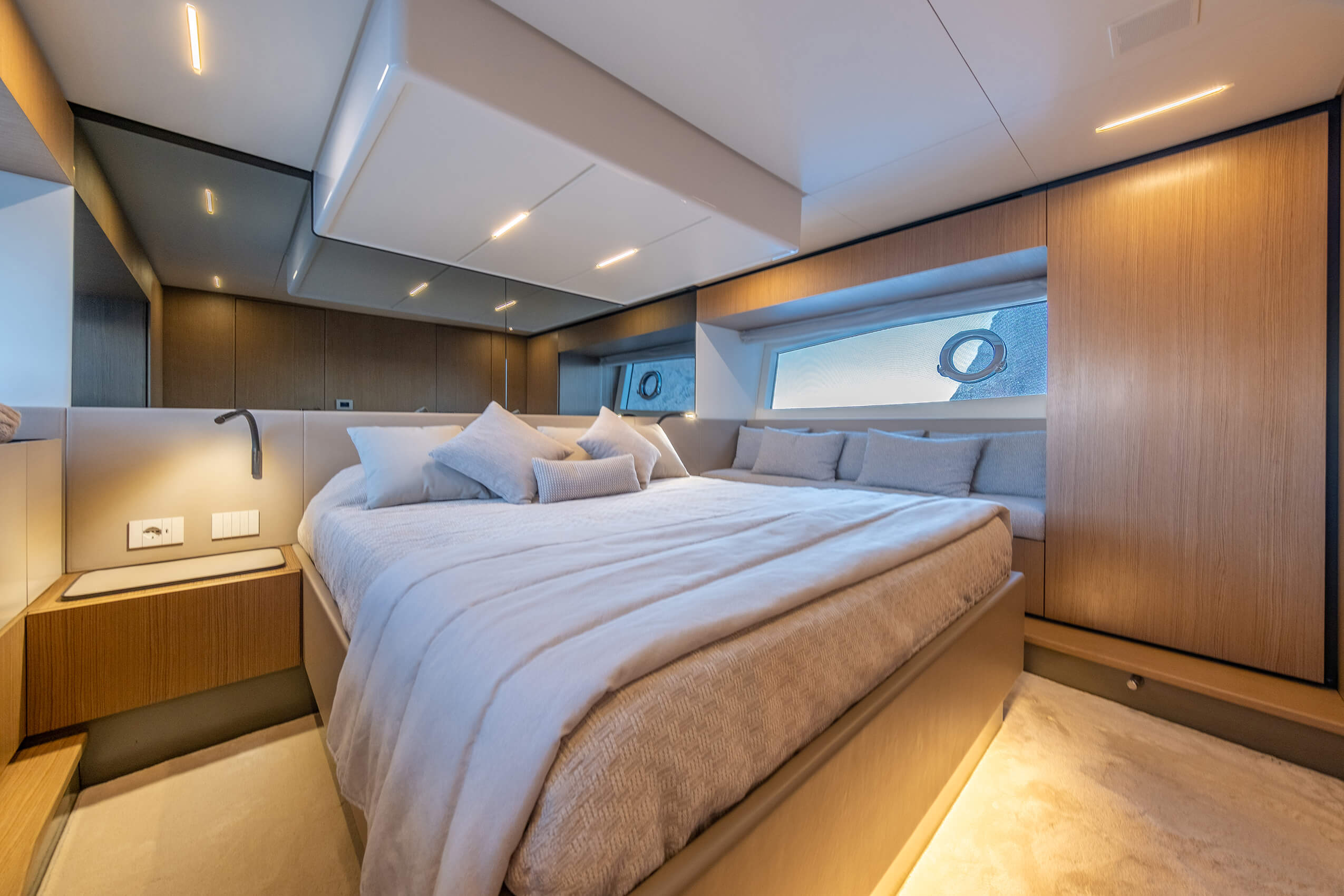 foto: 21 Bluegame BG54