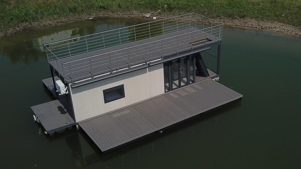 foto: 47 Shogun Mobile Houseboat