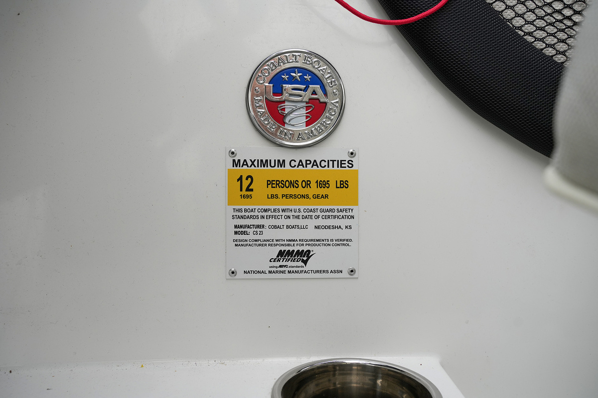 foto: 77 Cobalt CS23