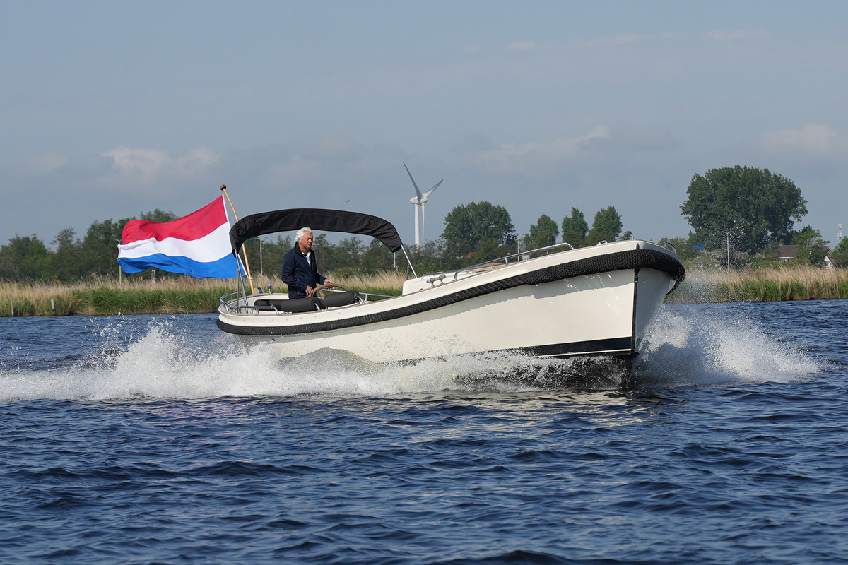foto: 48 Jan van Gent 10.35 Cabin