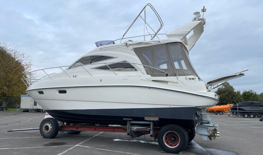 foto: 23 Sealine Sealine F34 Flybridge