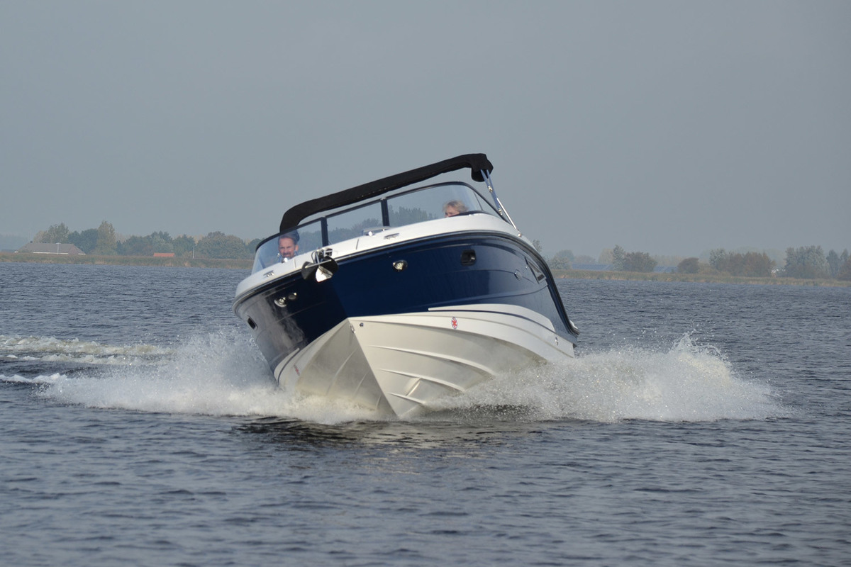 foto: 122 Sea Ray Sun Sport 250