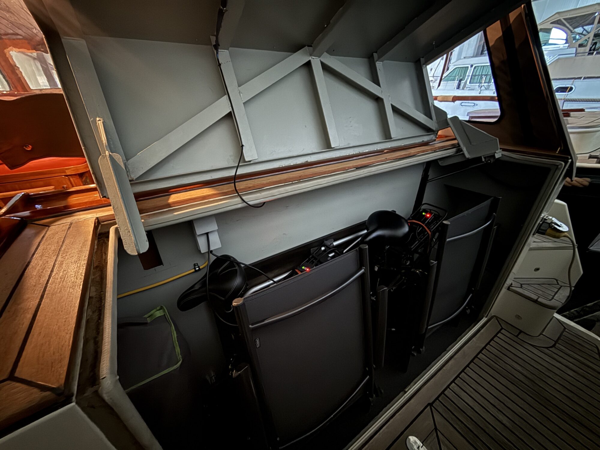 foto: 19 Crown yachts Crown Cruiser 12.85 OK Spiegeldeur