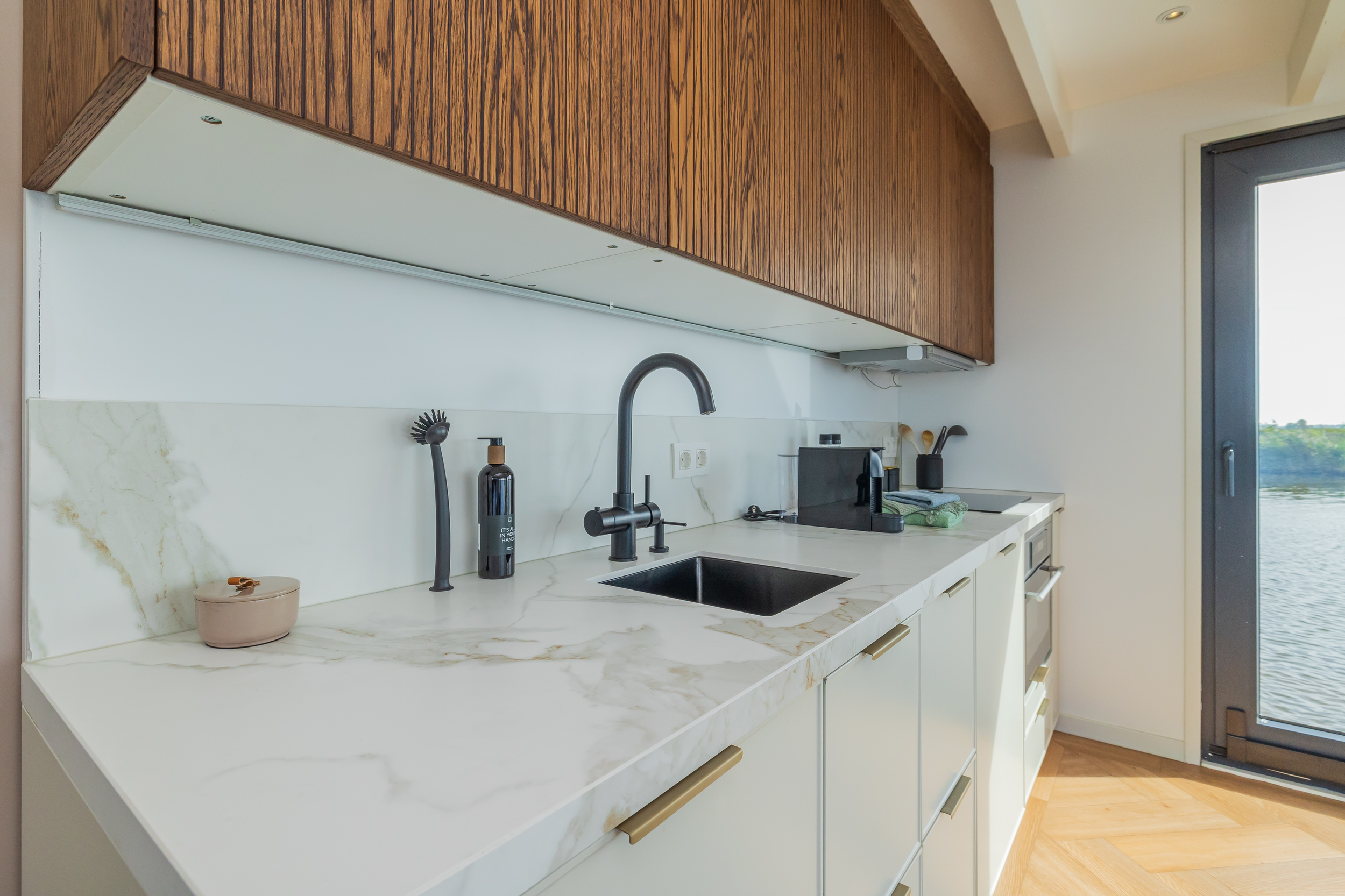 foto: 44 Surla (met Tender) Houseboat 15 Volledig Elektrisch With Charter