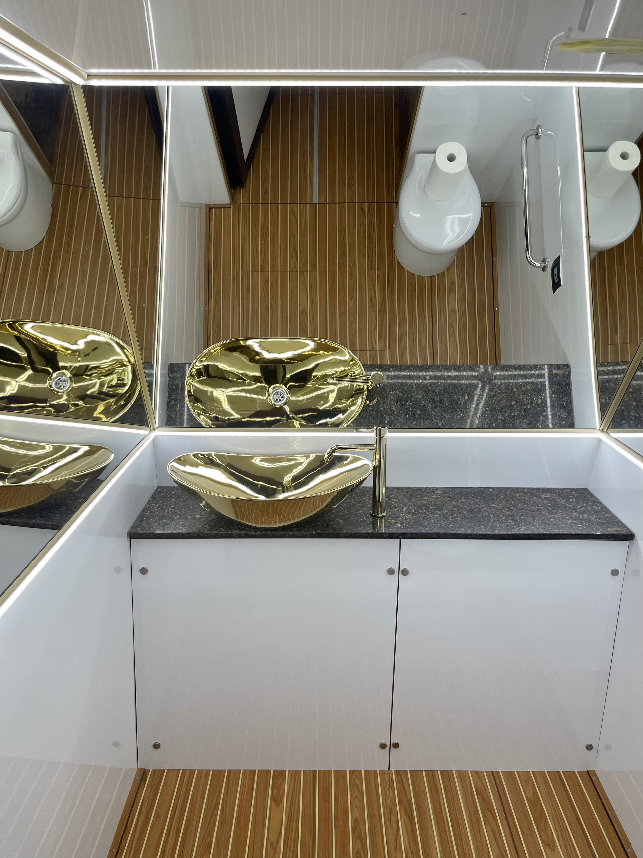 foto: 6 Houseboat Holiday Sun Deck 47