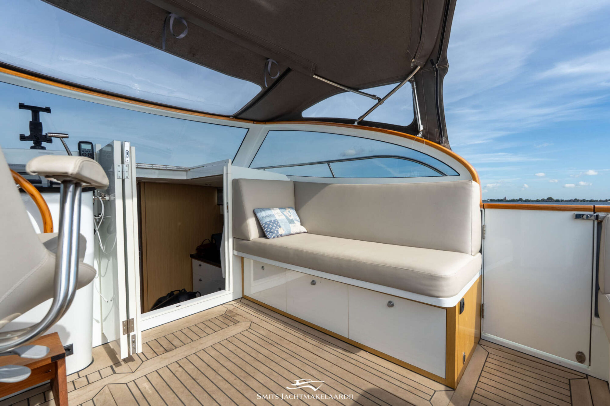 foto: 63 Crown yachts Crown Keyzer C107 Cabrio