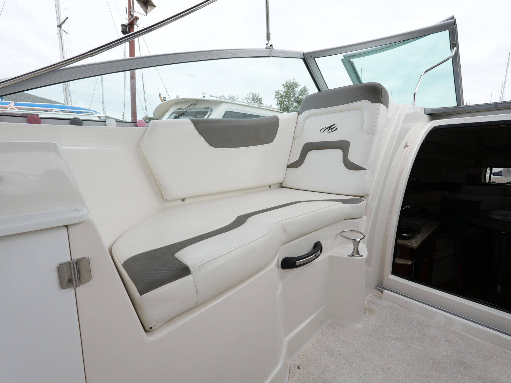 foto: 48 Monterey Monterey 260 Sport Cruiser