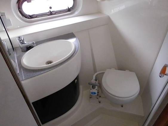 foto: 28 Sealine F 37