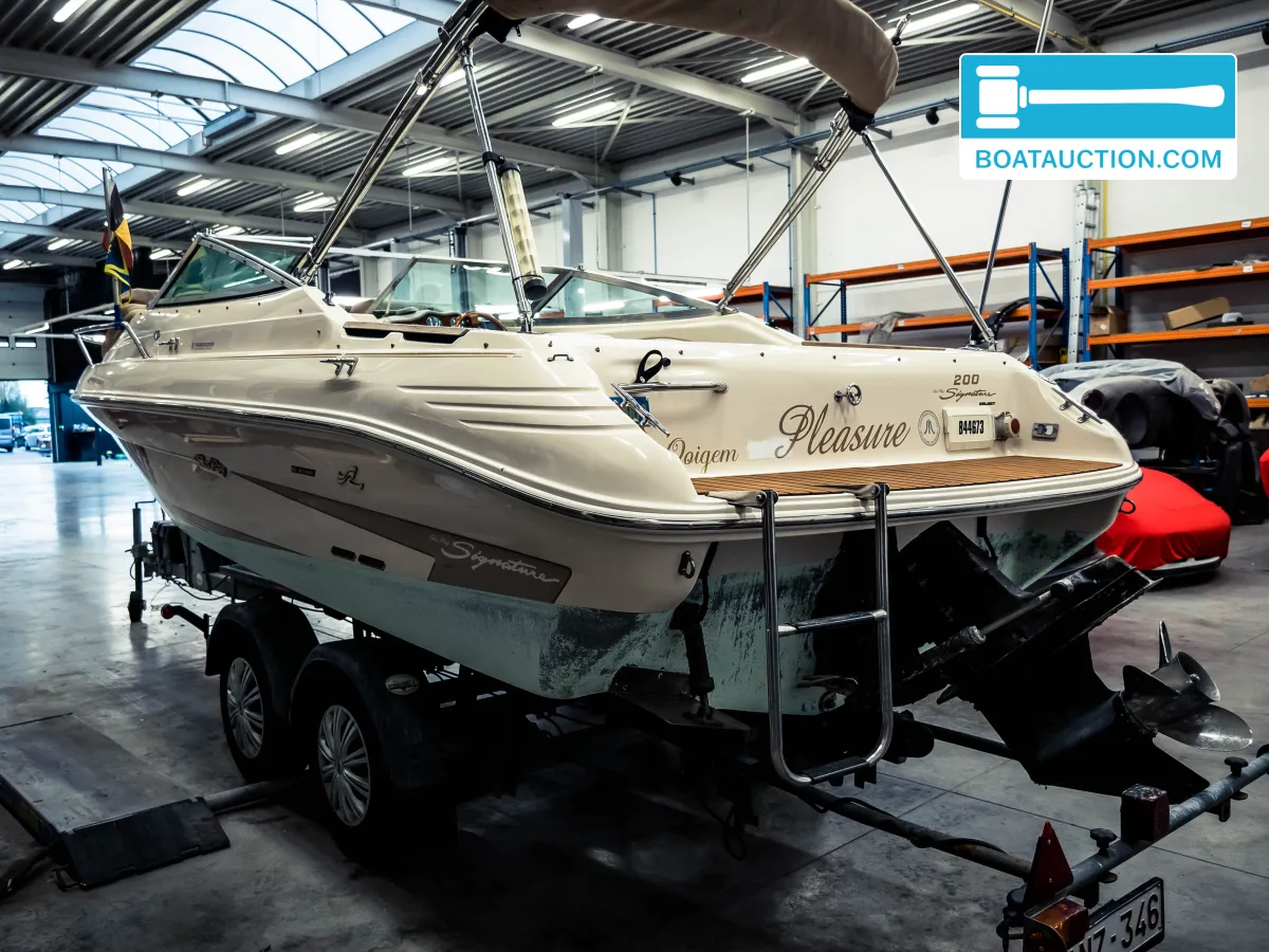 foto: 32 Sea Ray 200 Signature