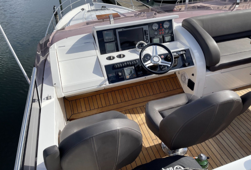 foto: 16 Princess 72 FLY