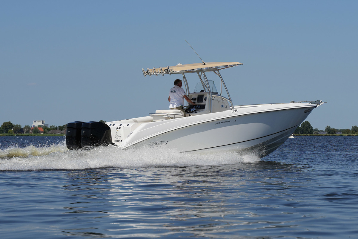 foto: 31 Boston Whaler 270 Outrage