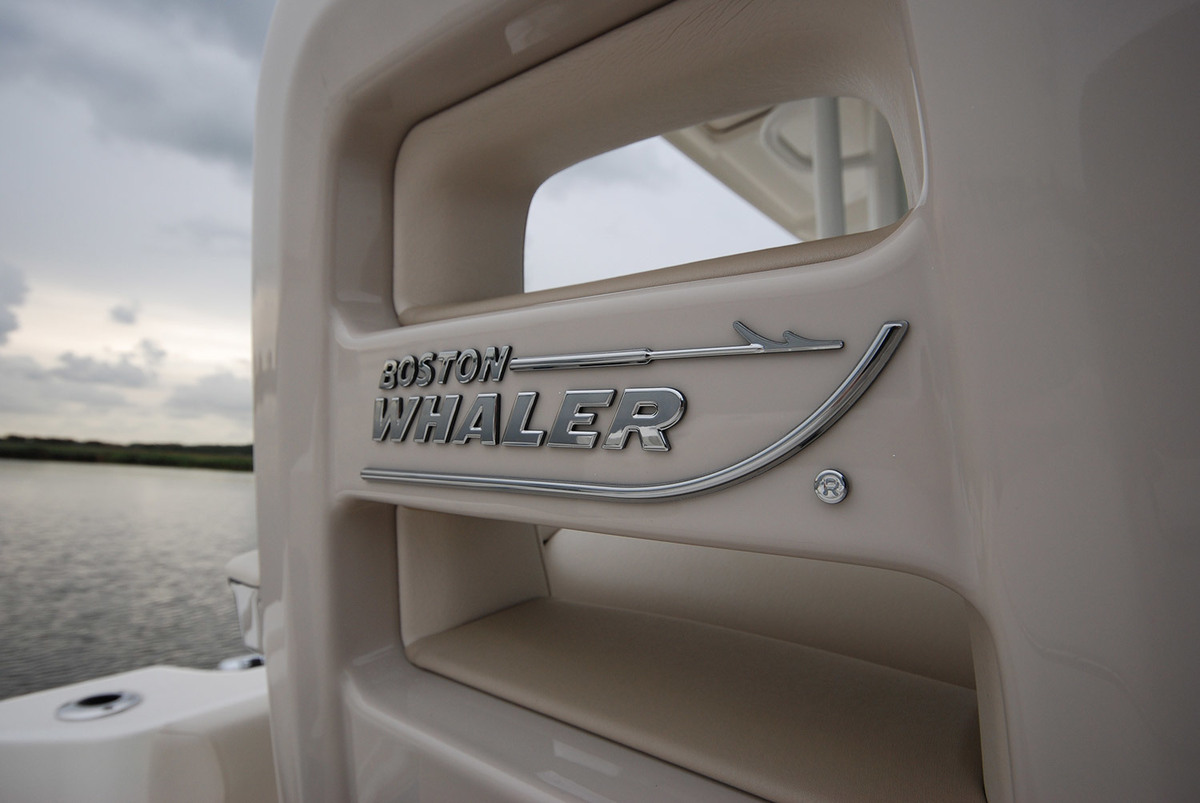 foto: 65 Boston Whaler 330 Outrage