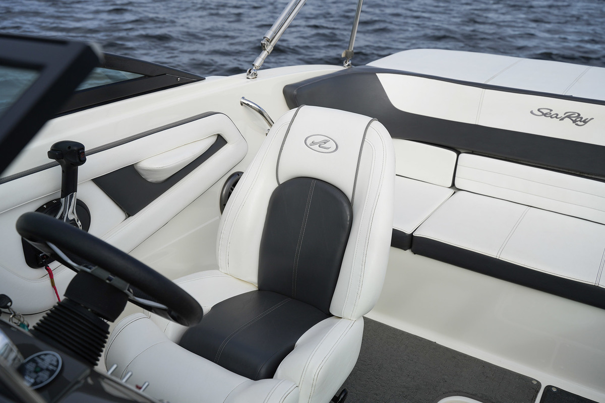 foto: 34 Sea Ray 19 SPX