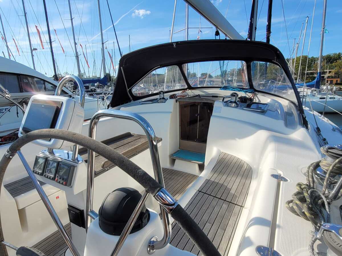 foto: 31 Bavaria 42-3 Custom Line