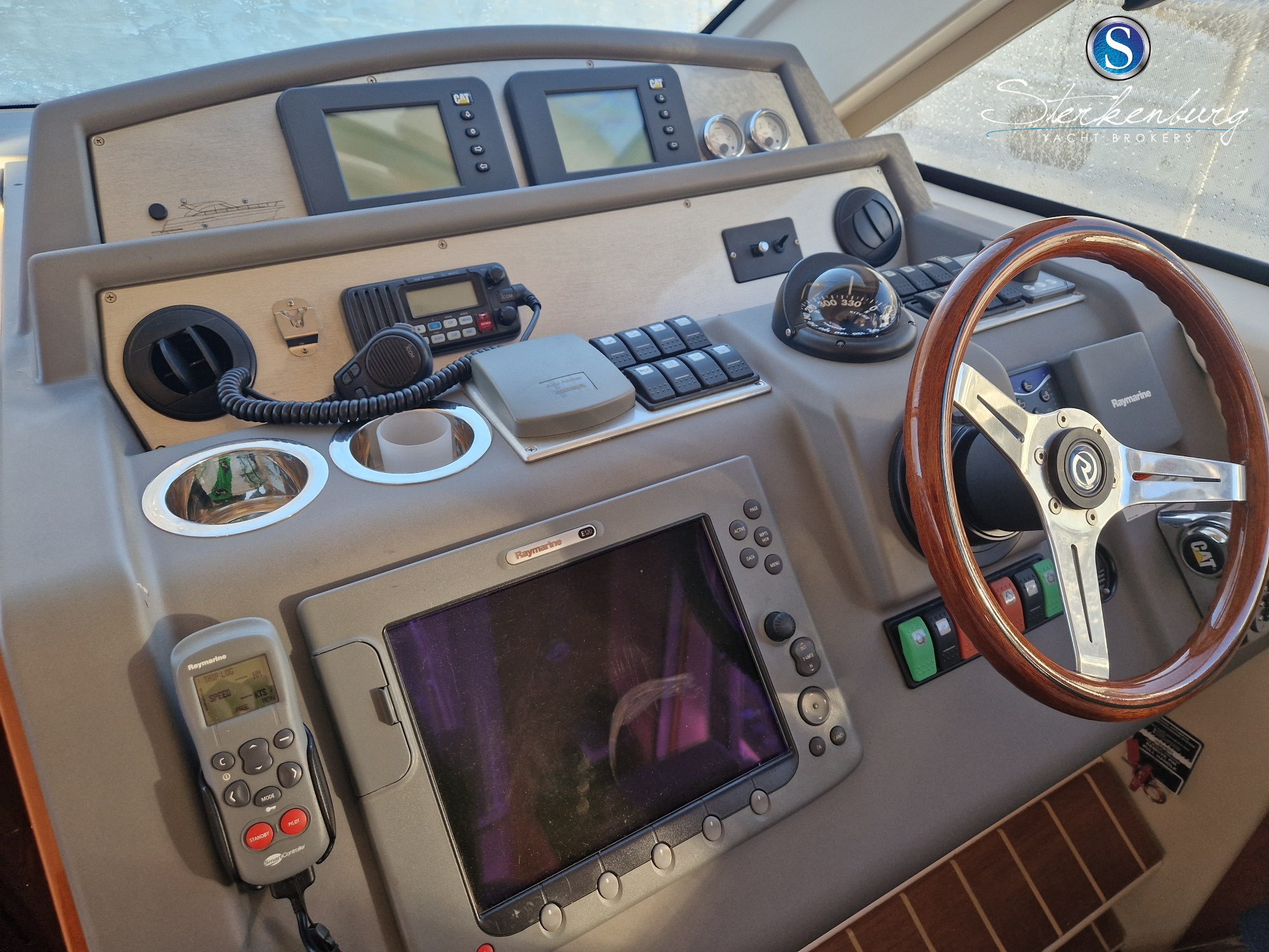 foto: 63 Rivièra 4700 Sport Yacht