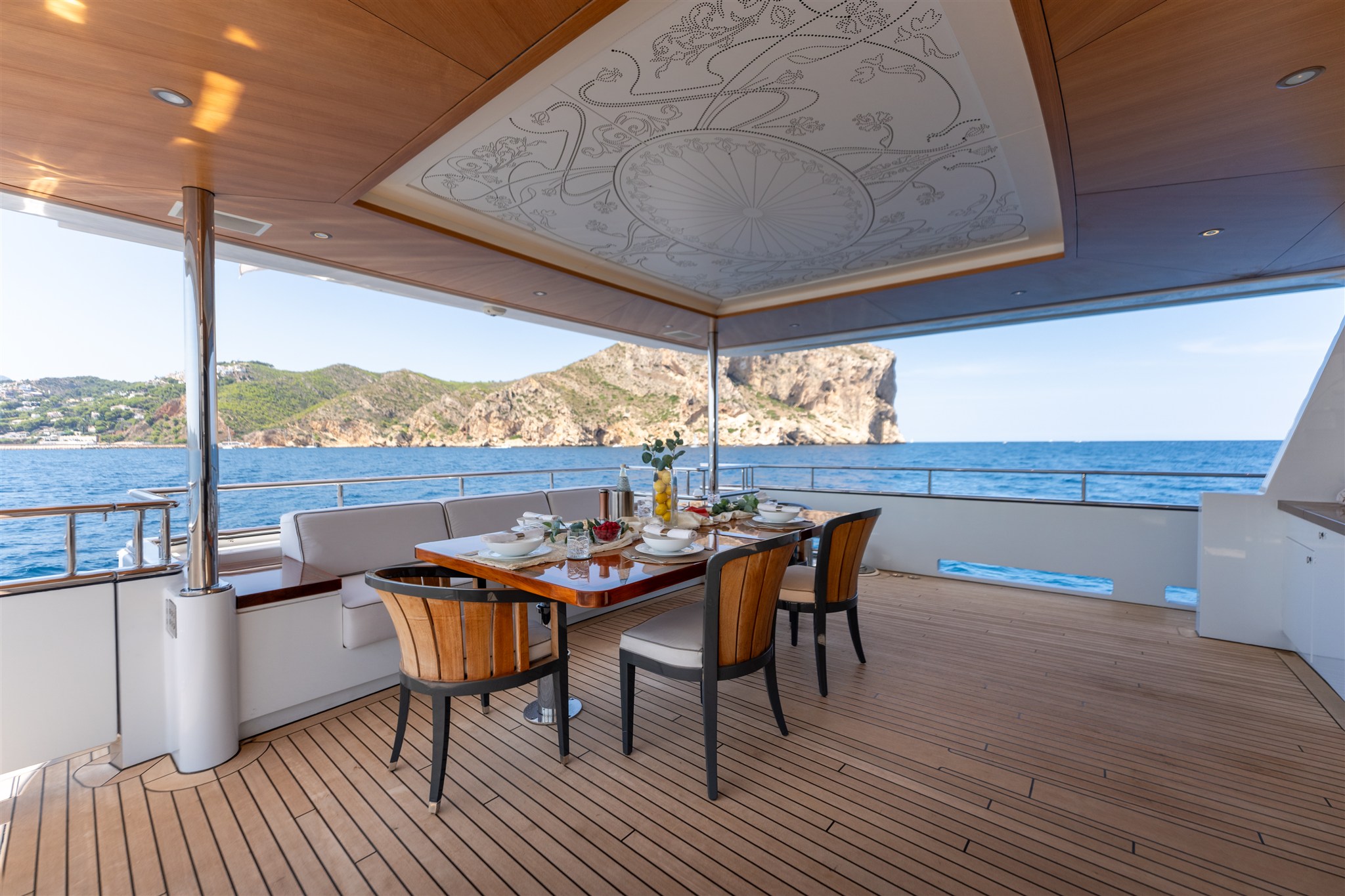 foto: 31 Van Der Valk Shipyard Custom Explorer