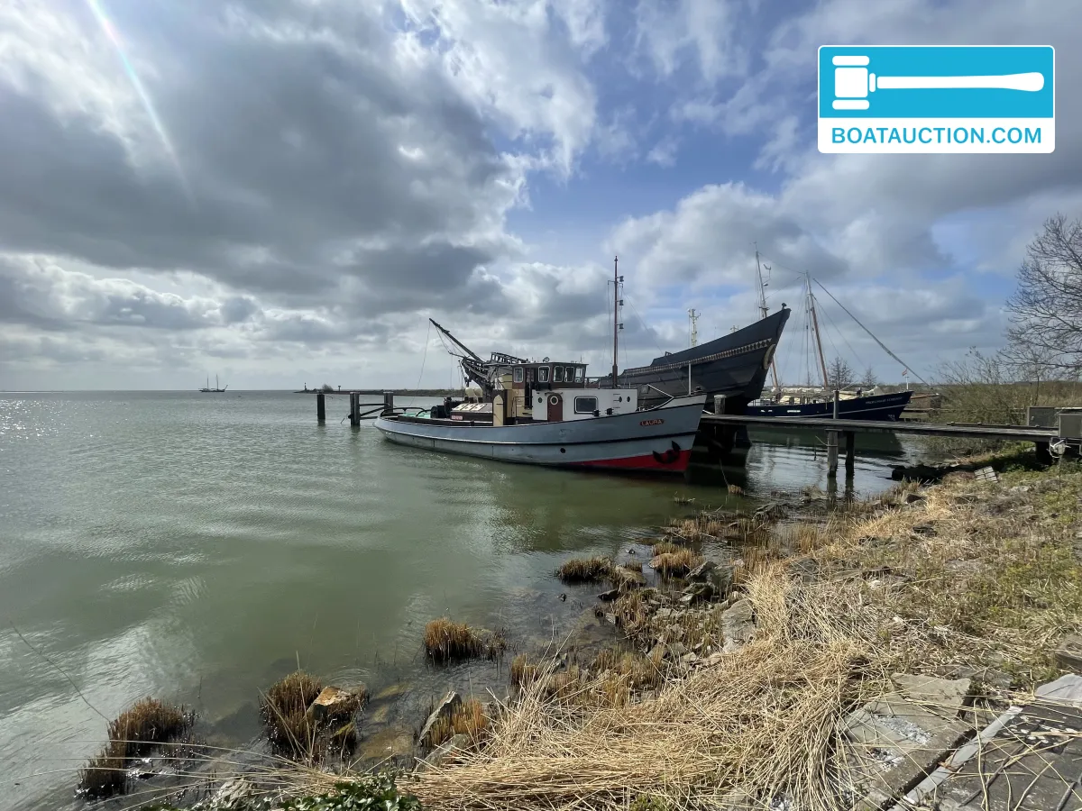 foto: 35 Sleepboot 2200