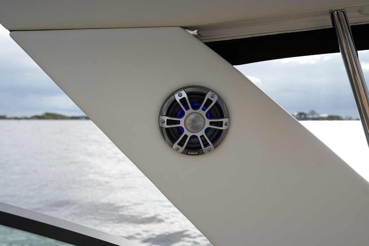 foto: 69 Sea Ray Sundancer 320