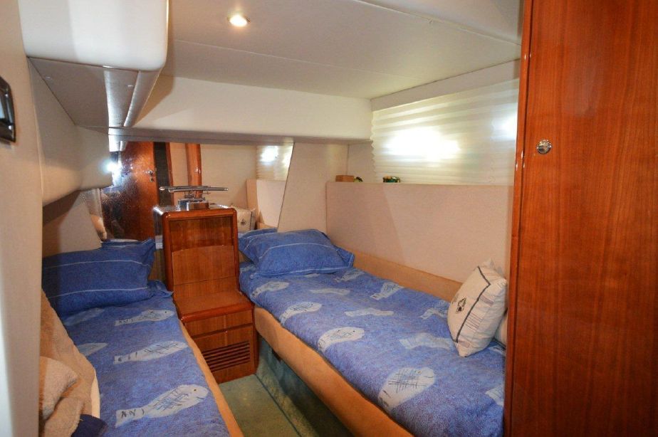 foto: 28 Azimut 52