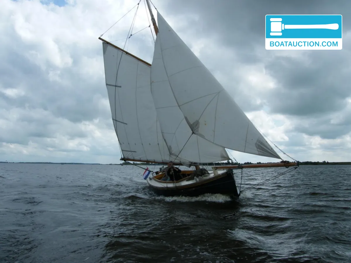 foto: 10 Falmouth Working Boat 690