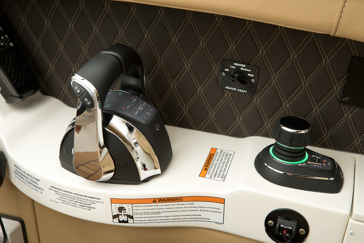 foto: 17 Sea Ray SLX 350 Outboard