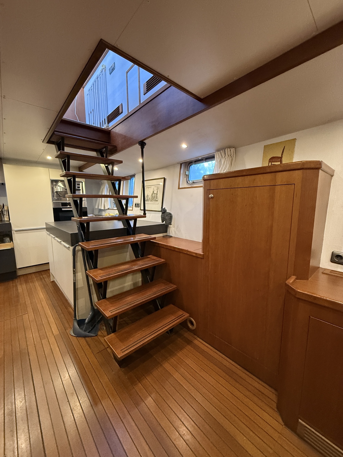 foto: 35 Ex-Patrouille Vaartuig Varend Woonschip