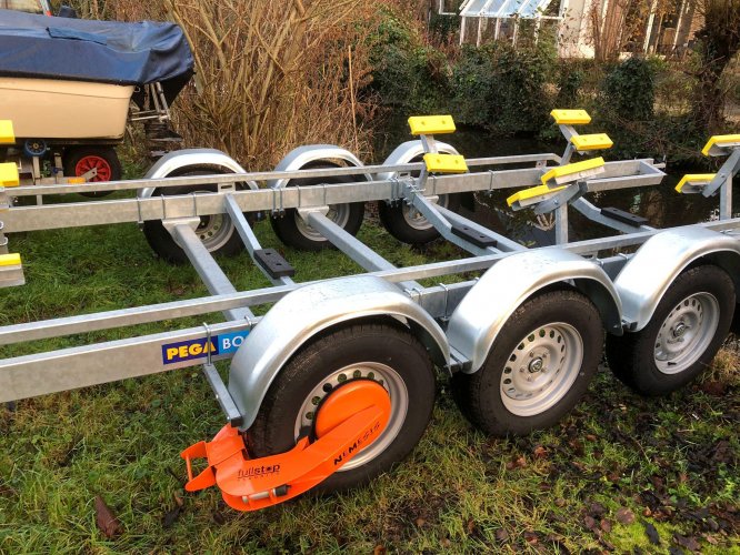 hoofdfoto: 1 Trailer Pega ST3900