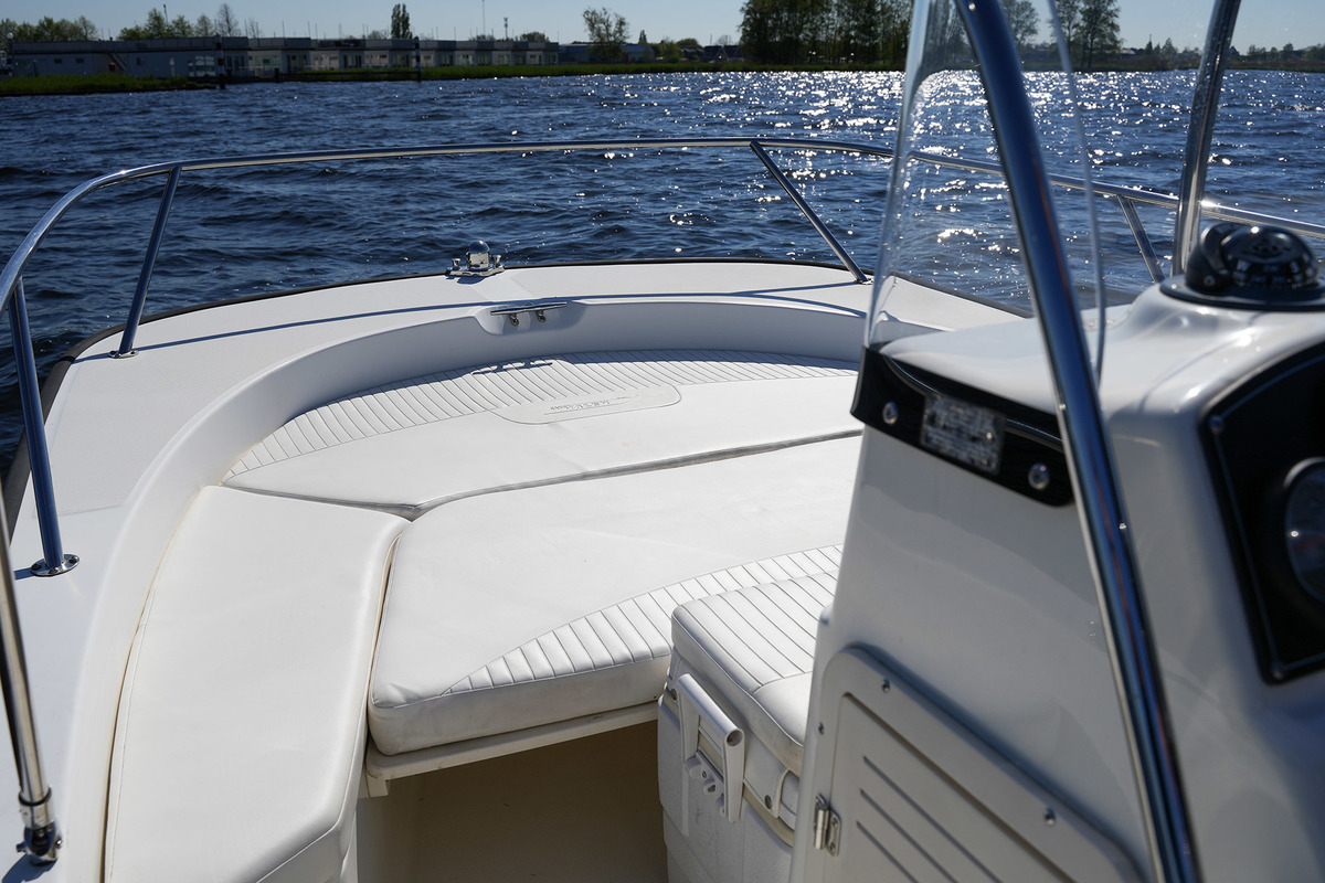 foto: 29 Boston Whaler 190 Montauk
