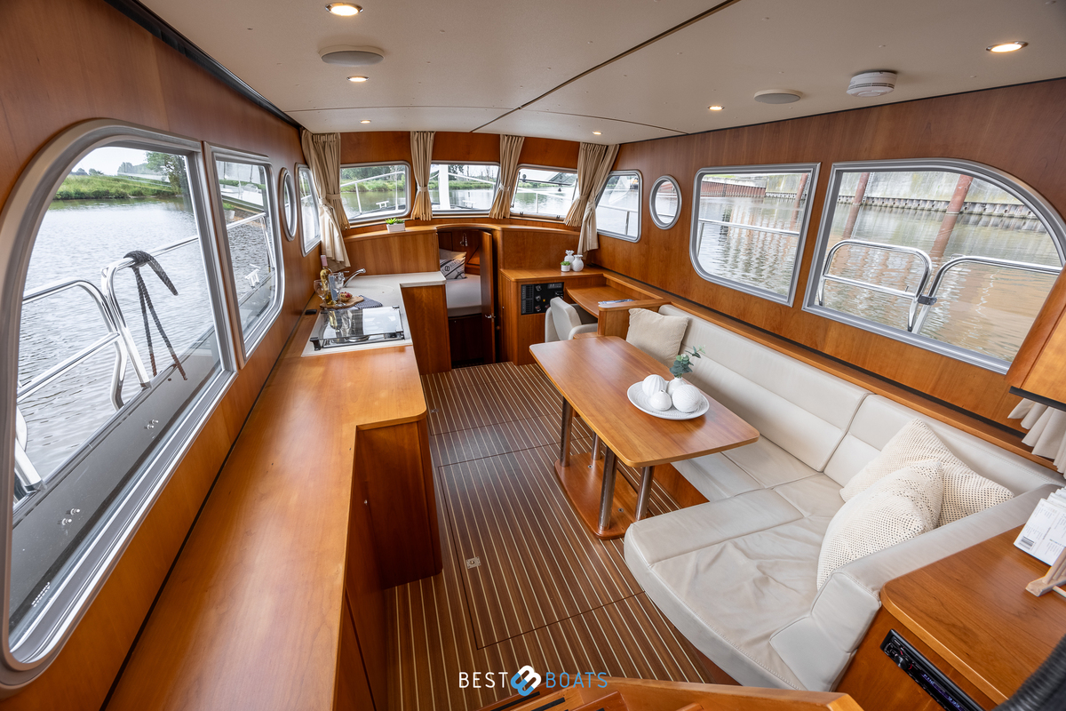 foto: 31 Linssen Grand Sturdy 34.9 AC