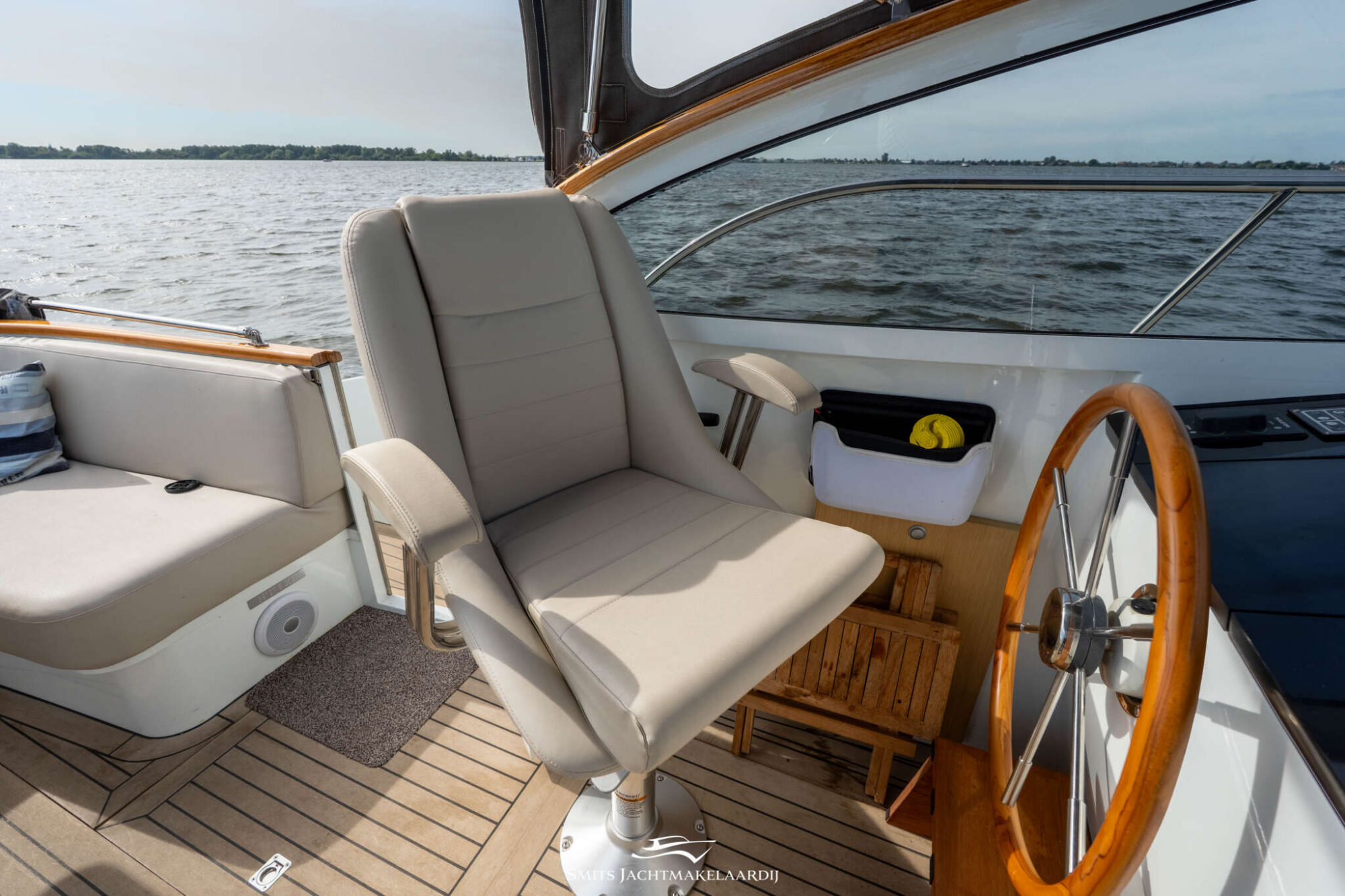 foto: 64 Crown yachts Crown Keyzer C107 Cabrio