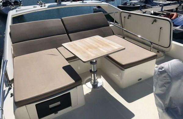 foto: 18 Prestige 590