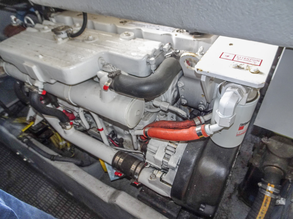 foto: 84 Meridian 391 Sedan