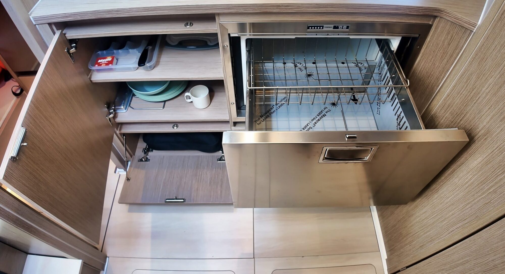 foto: 945 Sealine Sealine S335