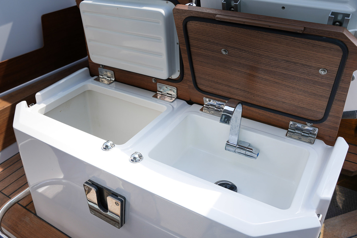 foto: 53 Axopar 28 Cabin
