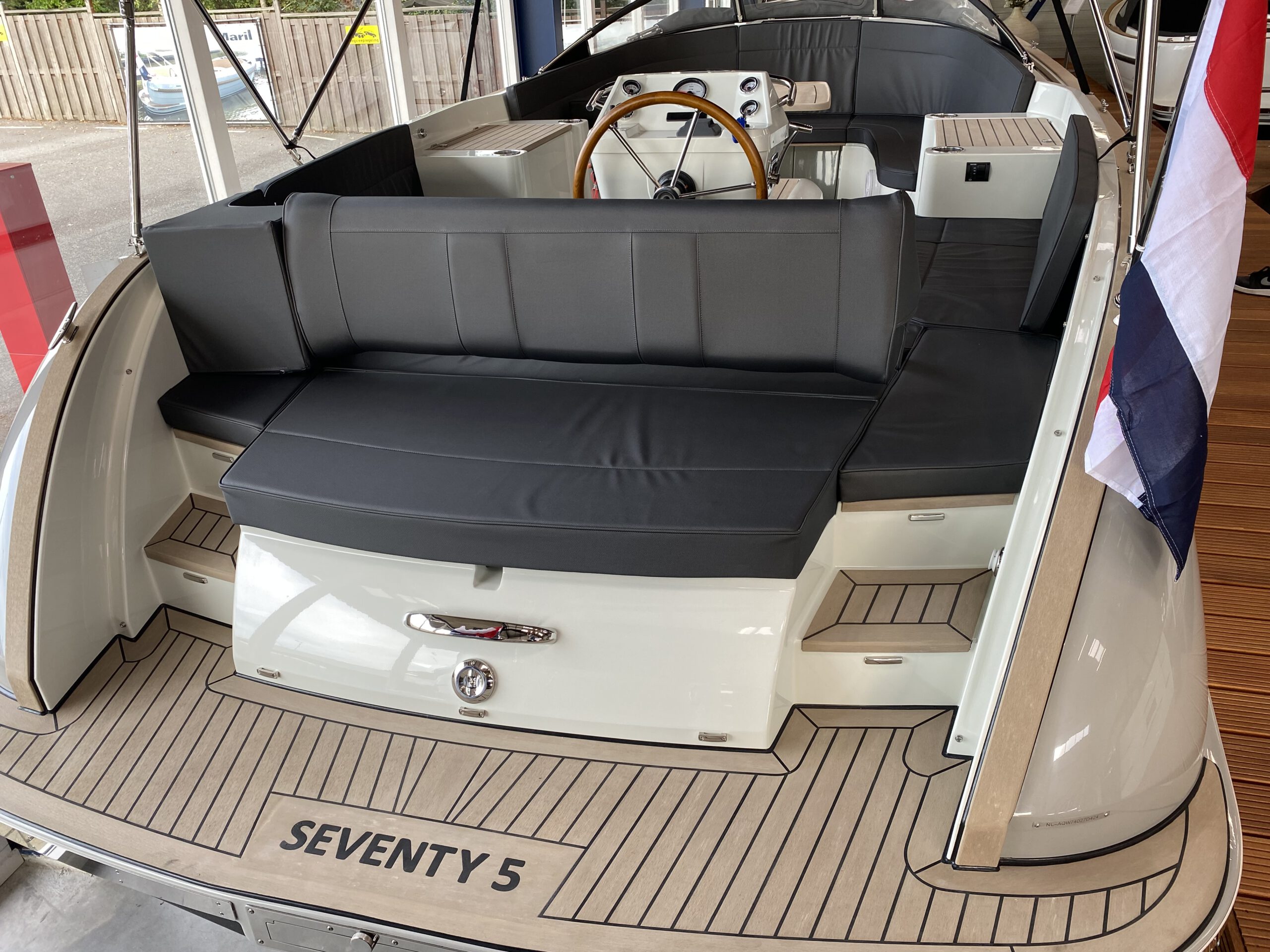 foto: 64 Antaris Seventy5 (op voorraad)