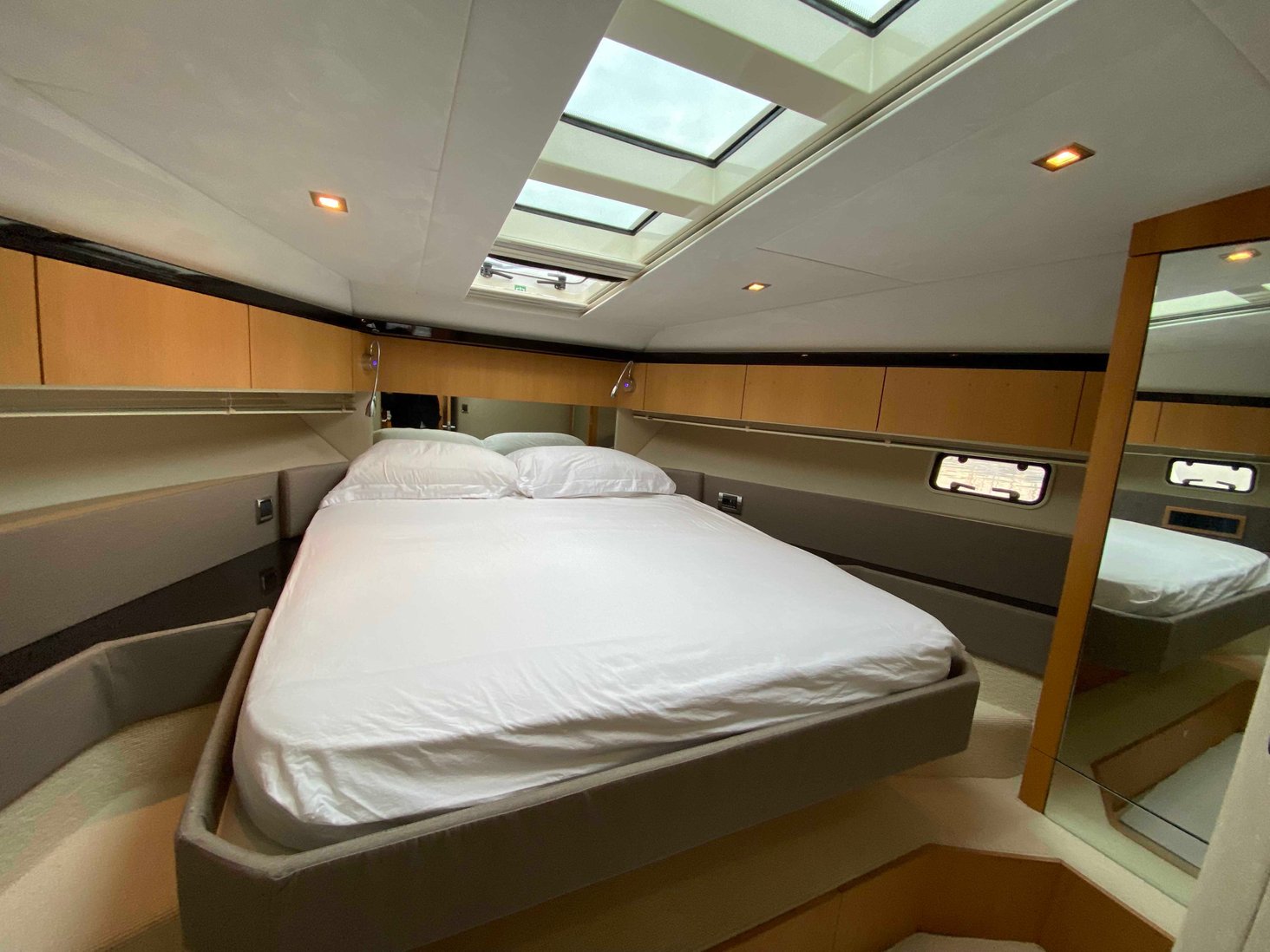 foto: 19 Fairline Squadron 42