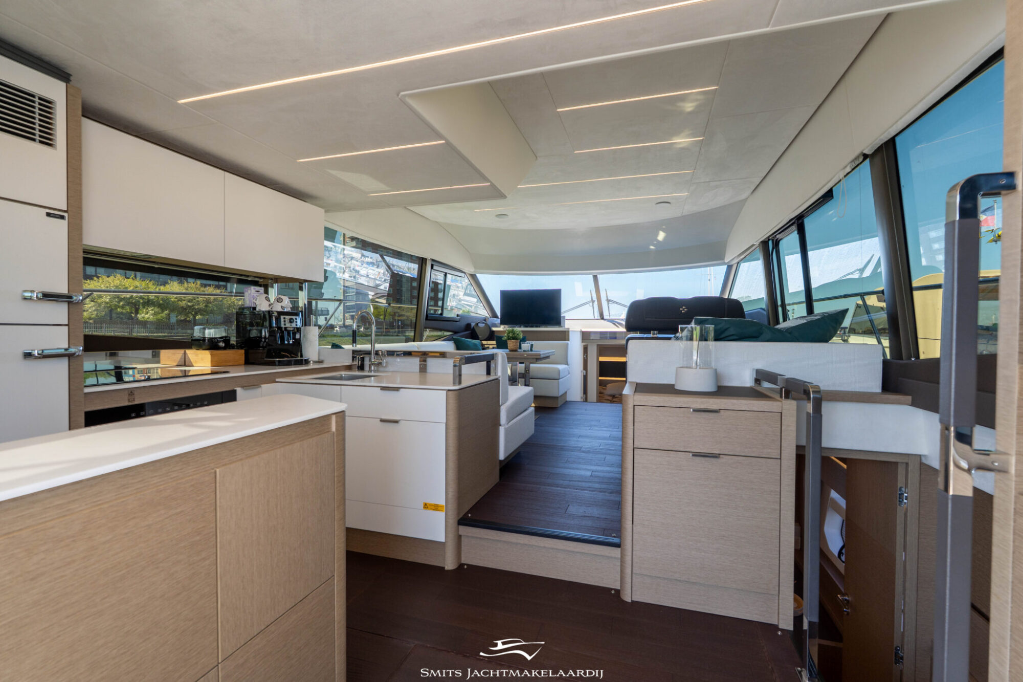 foto: 32 Prestige Prestige 590 Flybridge