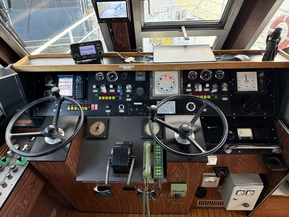 foto: 37 Ex-Patrouille Vaartuig Varend Woonschip