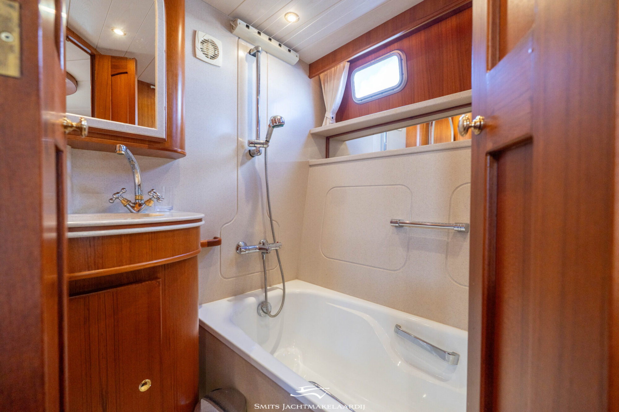 foto: 92 Holterman Holterman Trawler 13.50 Royal Class Cabrio