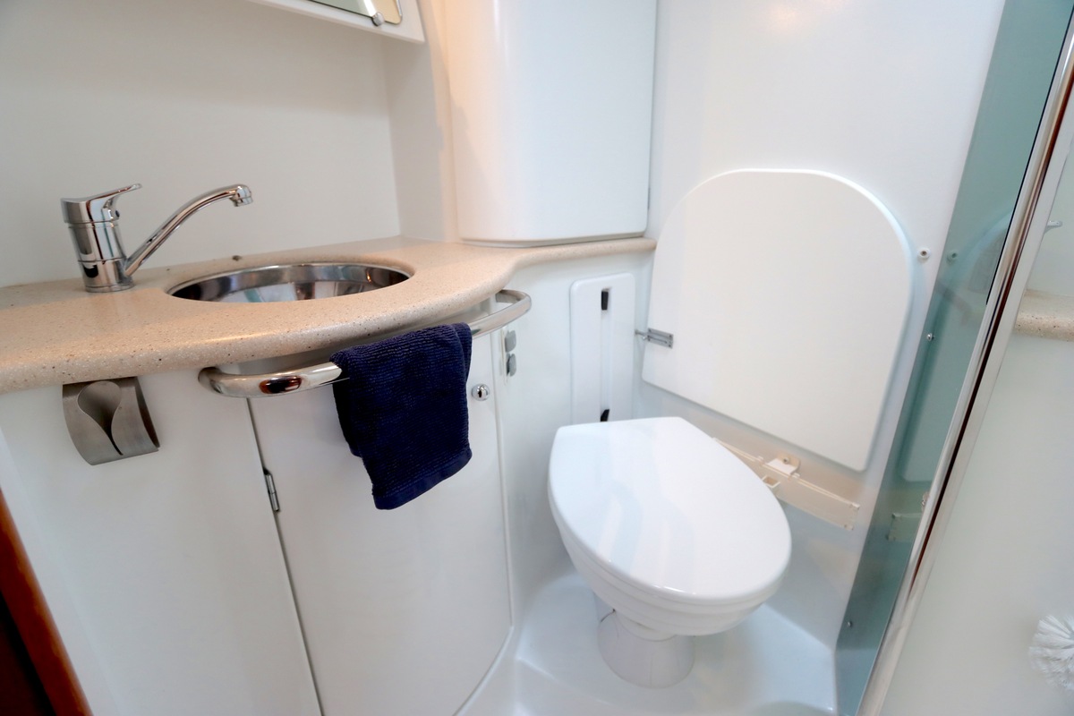 foto: 30 Jeanneau  Sun Odyssey 49 DS