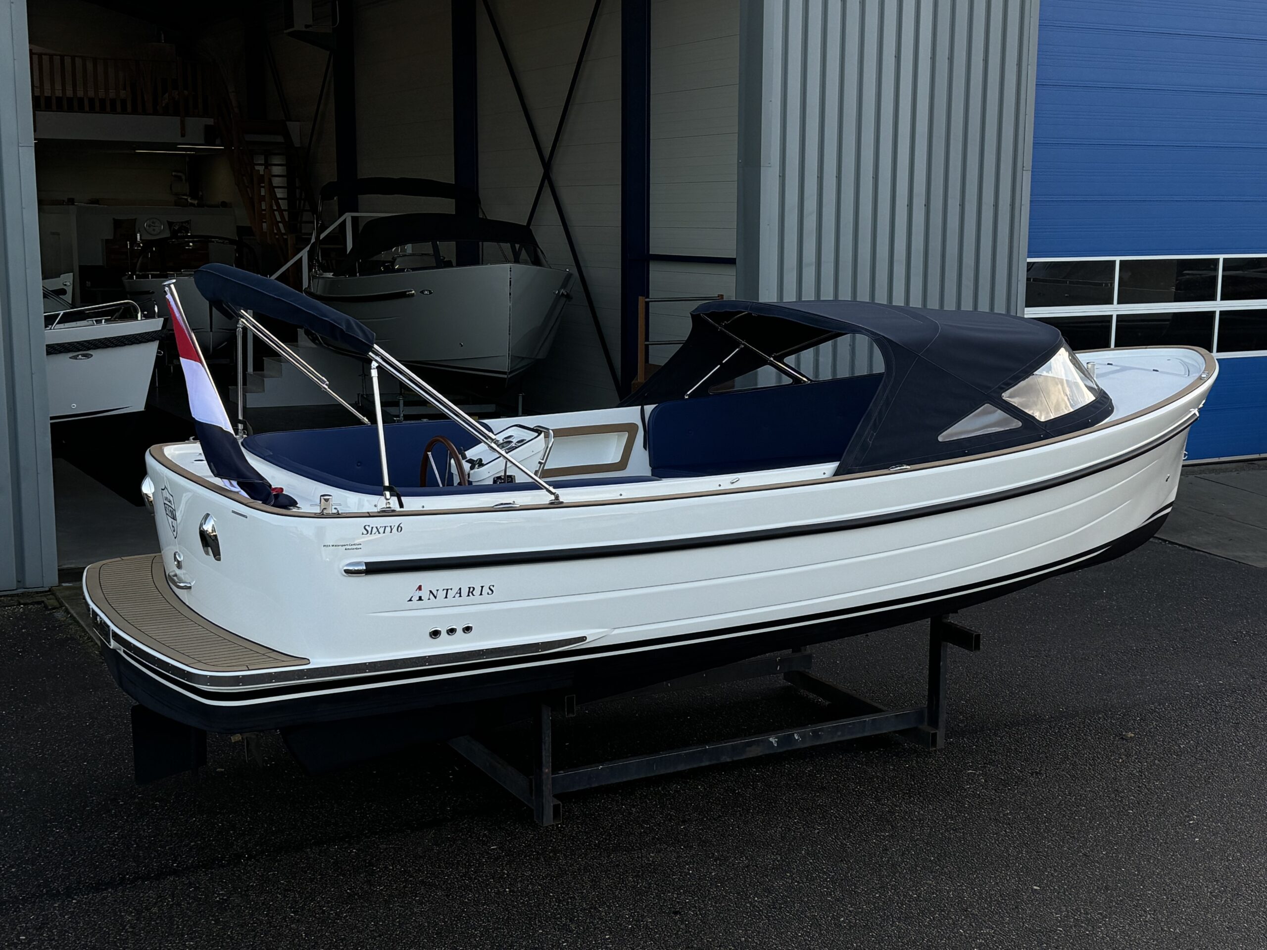 foto: 22 Motorboat 1100