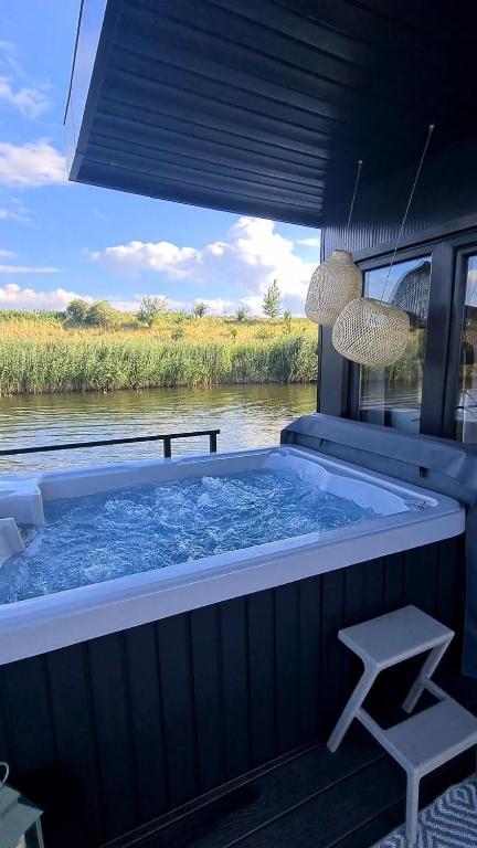 foto: 11 Solstar Houseboat Basic 11-4,2