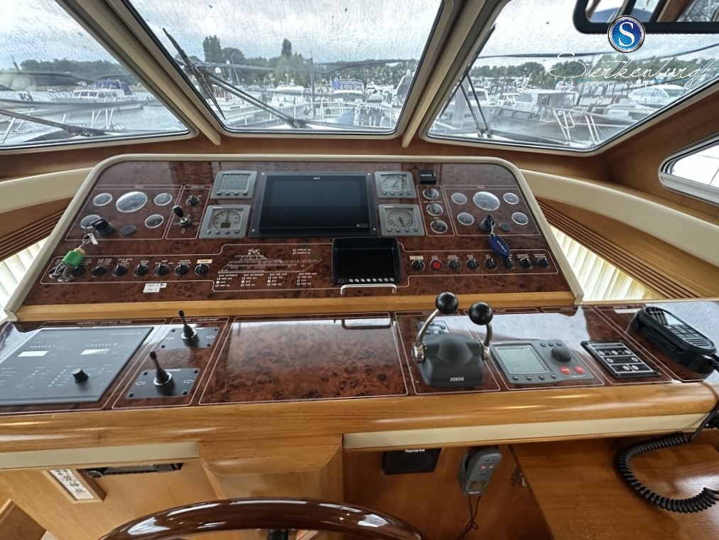 foto: 30 Valk Valk Continental 15.50