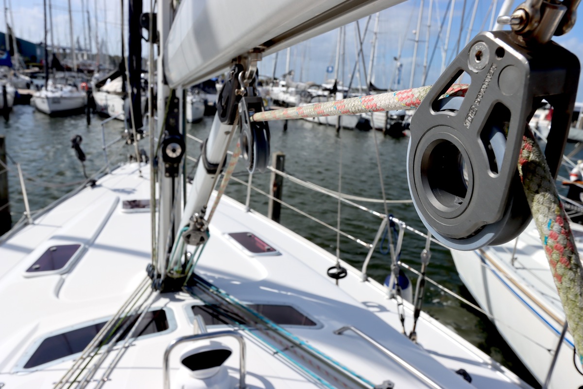 foto: 100 Bavaria 42-3 Cruiser