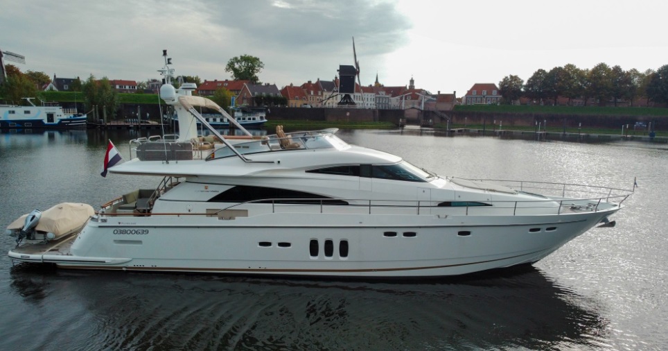 foto: 4 Fairline  Squadron 70