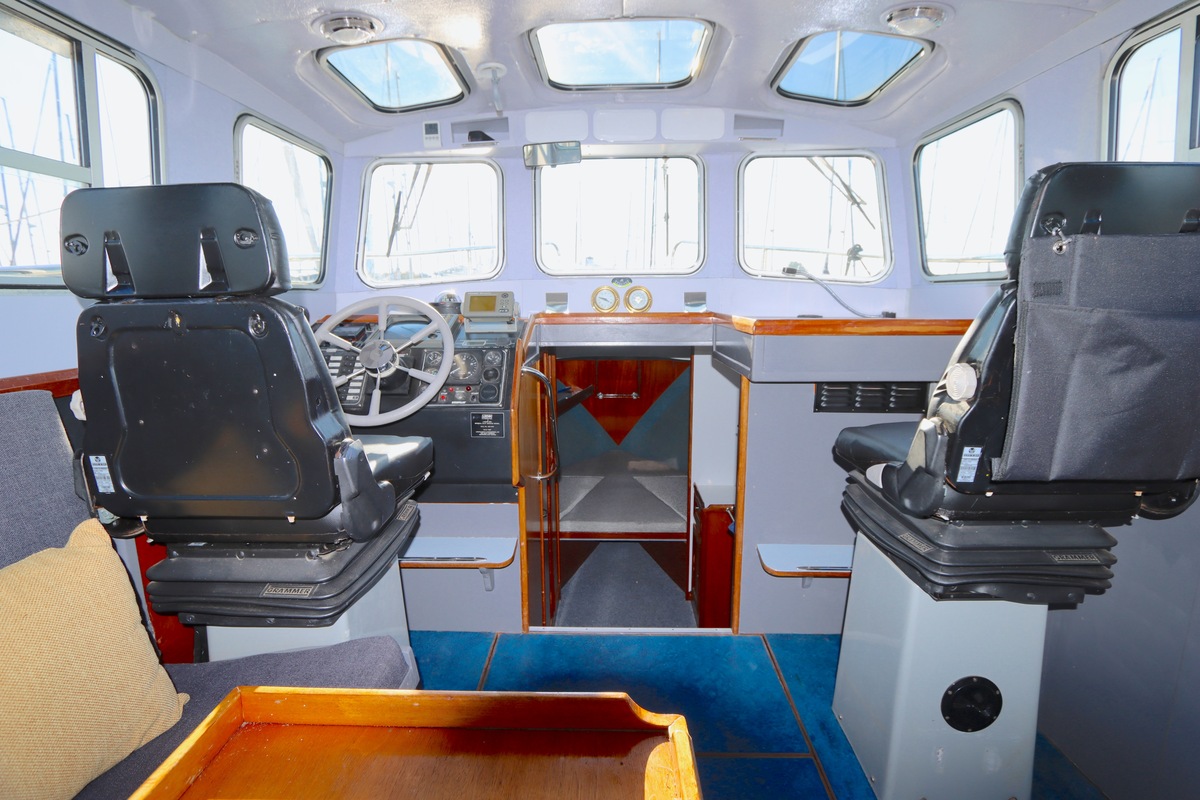 foto: 34 Lochin  333 Workboat