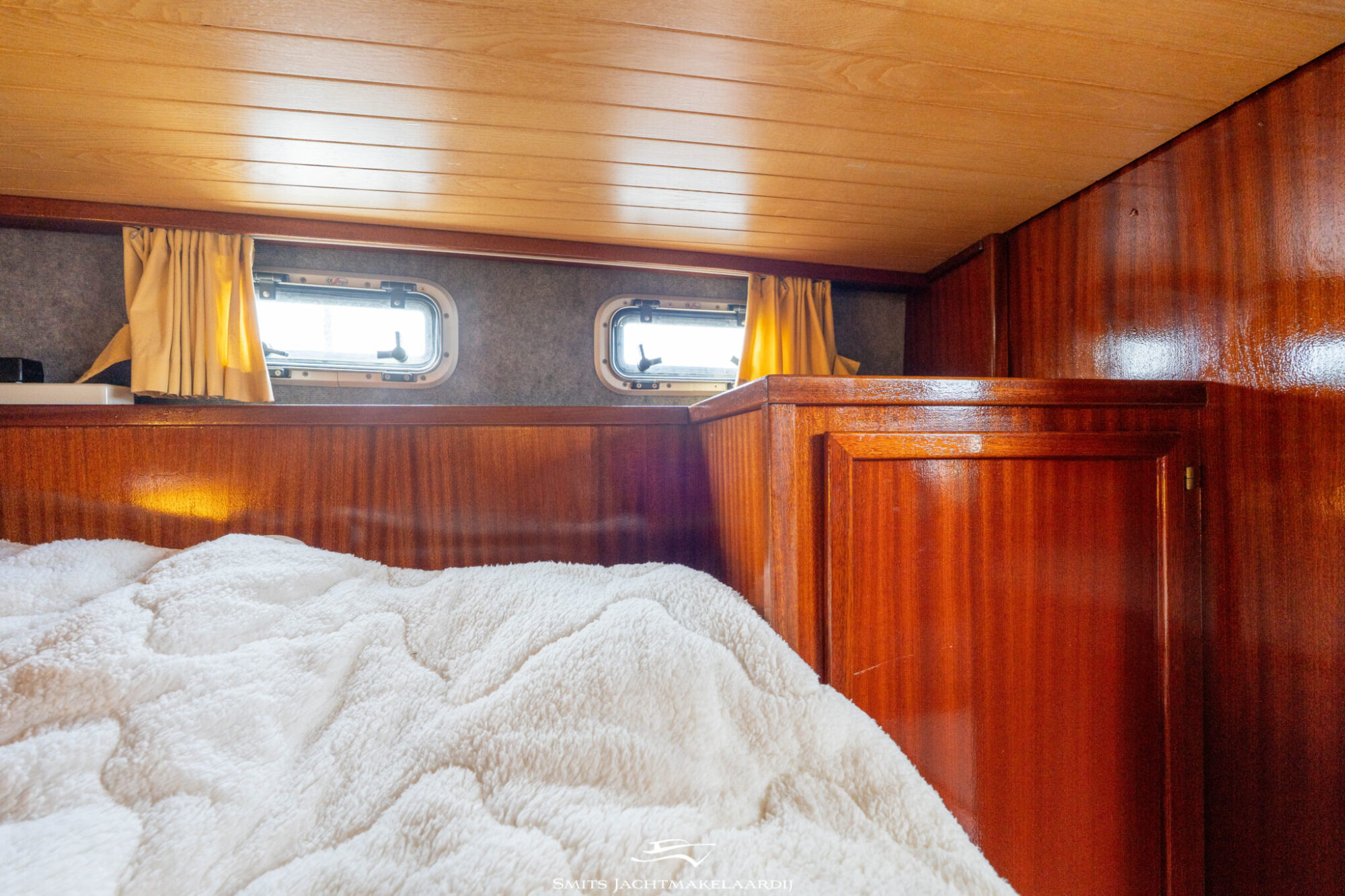 foto: 45 Bege Bege 9.50 AK Cabrio