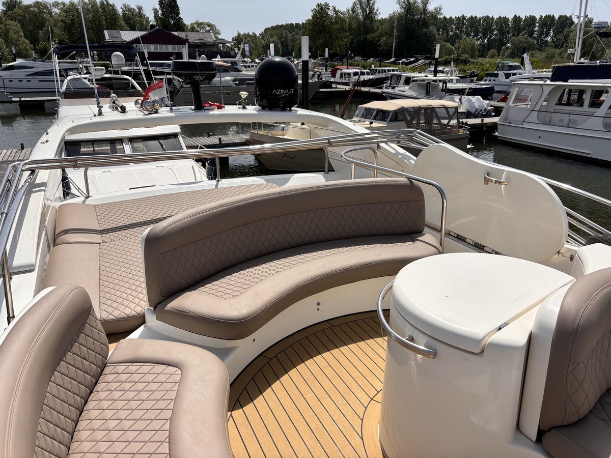 foto: 33 Azimut 46 Fly