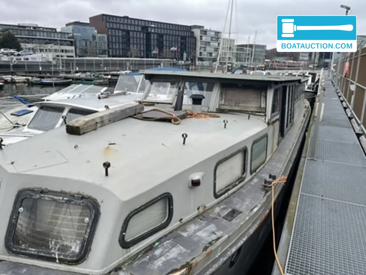 foto: 9 Motorboat 1600