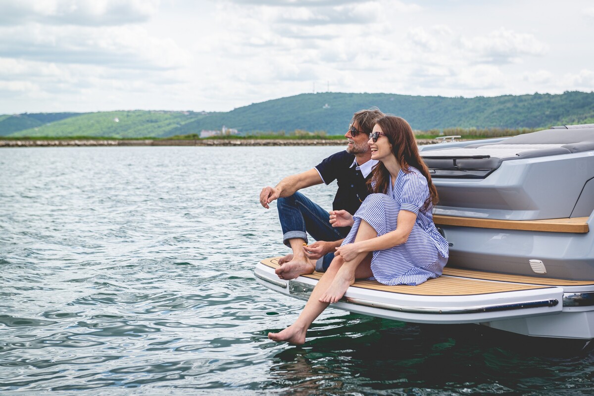 foto: 32 Alfastreet Marine 23 Cabin Evolution Electric